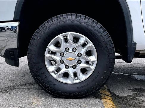 Used 2024 Chevrolet Silverado 2500 LTZ w/ LTZ Convenience Package AWD/4WD image 34