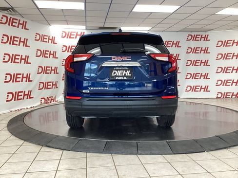 Used 2022 GMC Terrain SLE w/ Driver Convenience Package FWD image 6