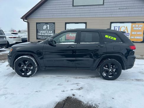 Used 2018 Jeep Grand Cherokee Altitude image 8