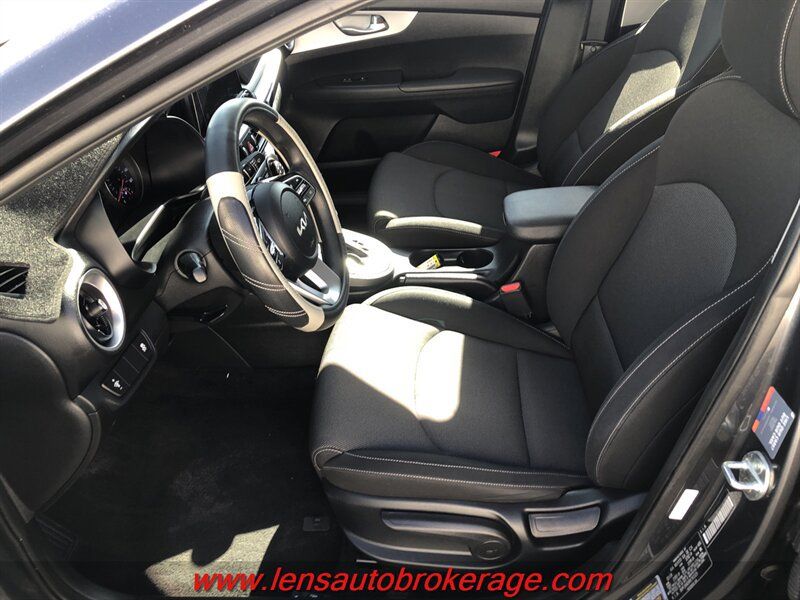 Used 2024 Kia Forte LXS FWD image 11