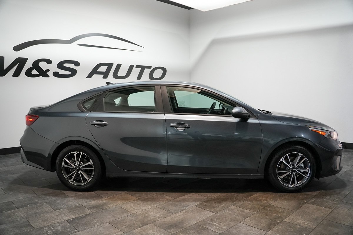 Used 2023 Kia Forte LXS FWD image 5