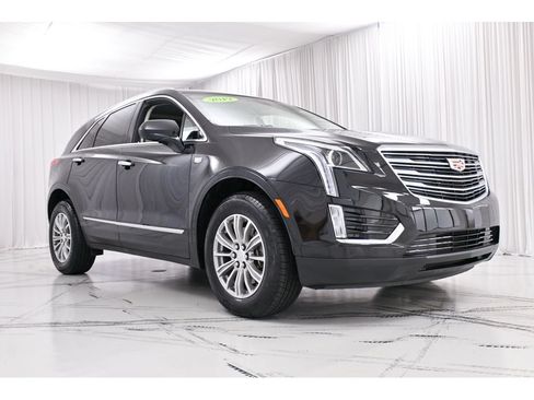 Used 2019 Cadillac XT5 Luxury FWD image 2