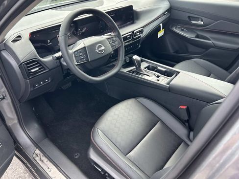 New 2026 Nissan Sentra SR w/ SR Premium Package FWD image 14