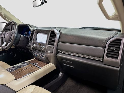 Used 2018 Ford Expedition Max Platinum AWD/4WD image 34