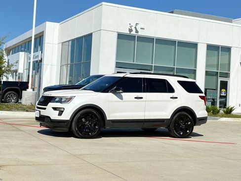 Used 2019 Ford Explorer Sport AWD/4WD image 2