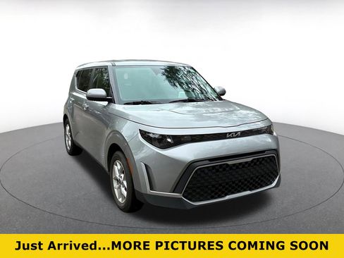 Used 2025 Kia Soul LX w/ LX Technology Package image 1