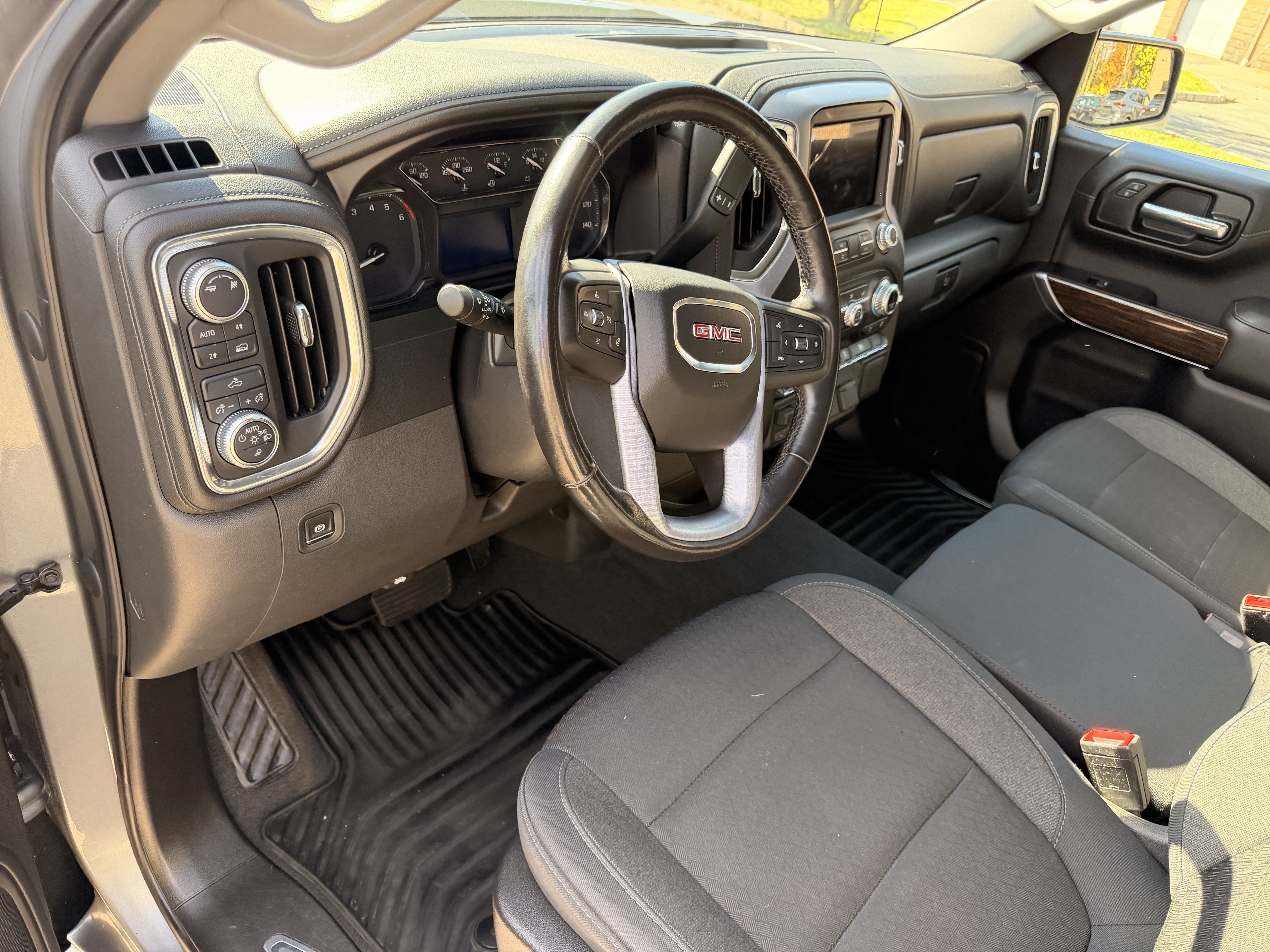 Used 2019 GMC Sierra 1500 SLE w/ SLE Value Package AWD/4WD image 13
