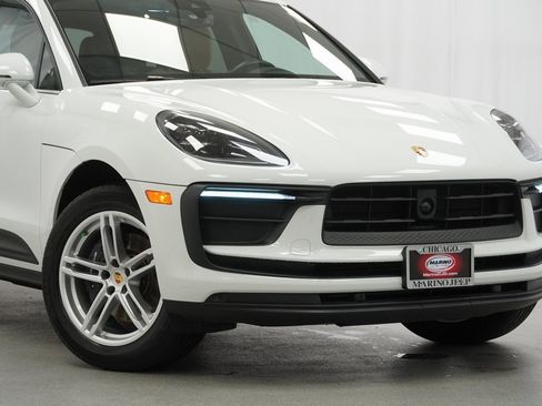 Used 2023 Porsche Macan image 2
