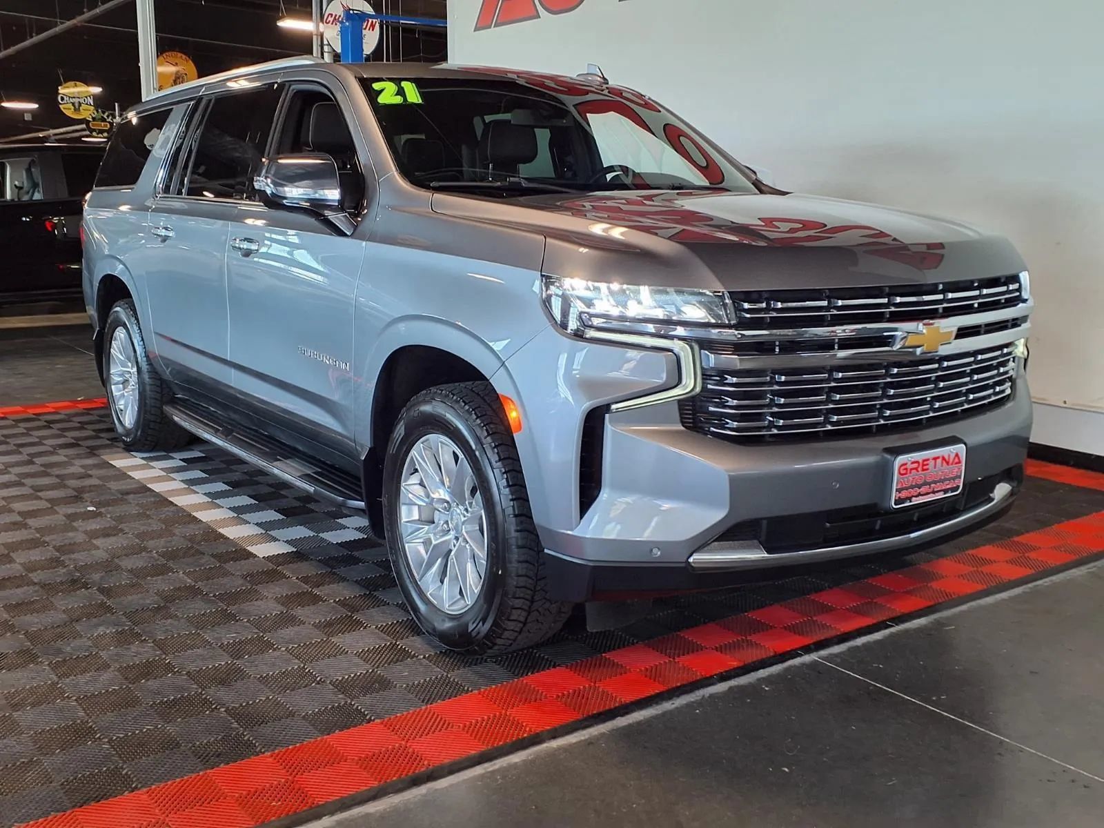 Used 2021 Chevrolet Suburban Premier AWD/4WD image 2