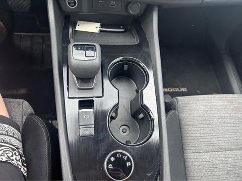 Used 2023 Nissan Rogue SV AWD/4WD image 24