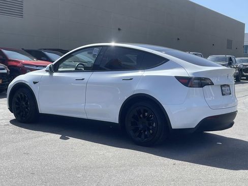 Used 2023 Tesla Model Y Long Range AWD/4WD image 4