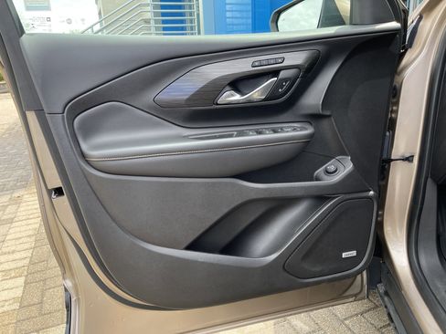 Used 2018 GMC Terrain SLT w/ Preferred Package image 14