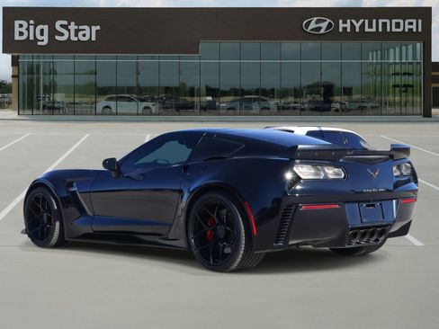 Used 2016 Chevrolet Corvette Z06 w/ 3LZ Preferred Equipment Group image 3