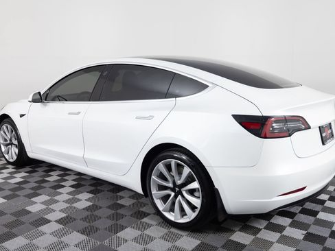 Used 2020 Tesla Model 3 Standard Range Plus RWD image 4