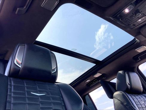 Used 2021 Cadillac Escalade Sport Platinum image 14