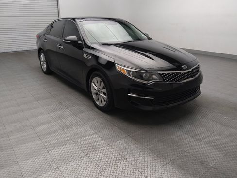 Used 2017 Kia Optima EX w/ Premium Package FWD image 13