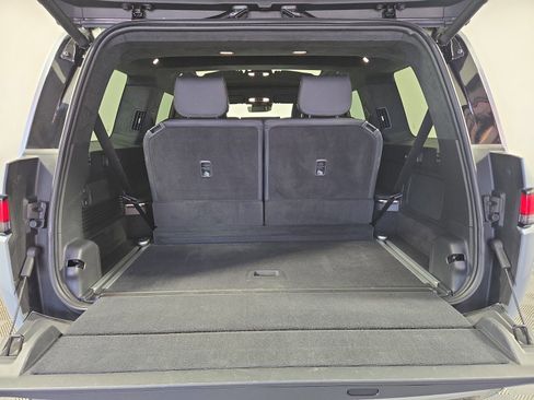 Used 2024 Rivian R1S Adventure AWD/4WD image 15