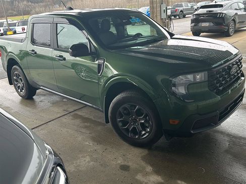 Used 2025 Ford Maverick XLT w/ XLT Luxury Package image 3