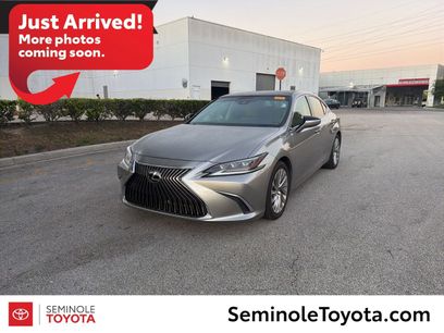 Used 2020 Lexus ES 350 Ultra Luxury w/ Accessory Package 2