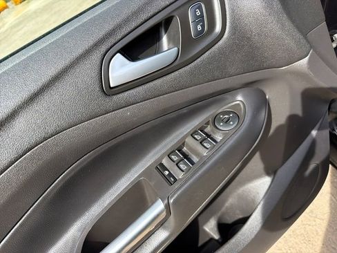 Used 2019 Ford Escape SE AWD/4WD image 12