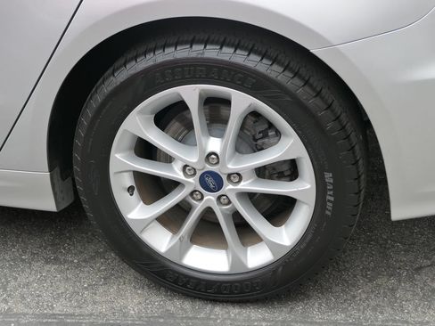 Used 2019 Ford Fusion SE FWD image 11