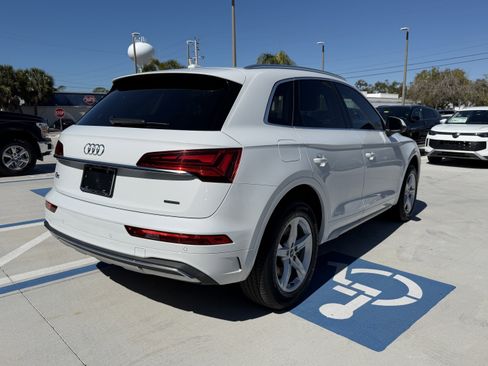 Used 2023 Audi Q5 2.0T Premium w/ Convenience Package image 3