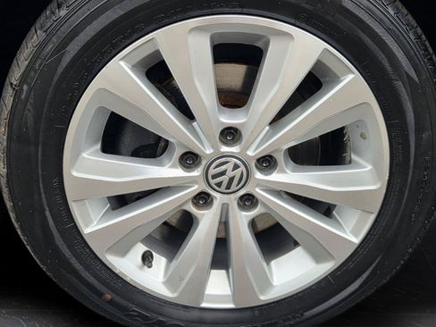 Used 2019 Volkswagen Golf S AWD/4WD image 35