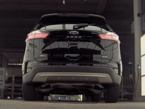 Used 2024 Ford Edge SEL w/ Convenience Package AWD/4WD image 7