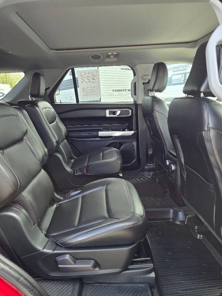 Used 2021 Ford Explorer XLT w/ Equipment Group 202A AWD/4WD image 23