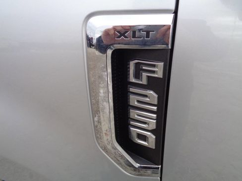 Used 2019 Ford F250 XLT w/ XLT Premium Package image 21
