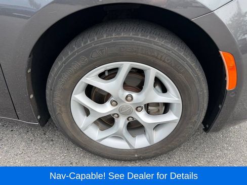 Used 2017 Chrysler Pacifica Touring-L Plus w/ Advanced Safetytec Group FWD image 16