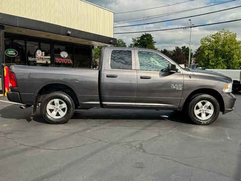 Used 2019 RAM 1500 Express AWD/4WD image 3