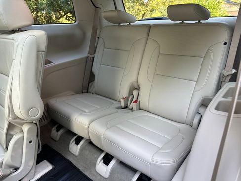 Used 2022 GMC Acadia Denali w/ Denali Technology Package image 26