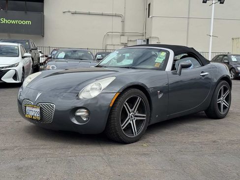 Used 2009 Pontiac Solstice Convertible w/ Premium Package RWD image 3