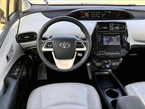 Used 2017 Toyota Prius Two image 5