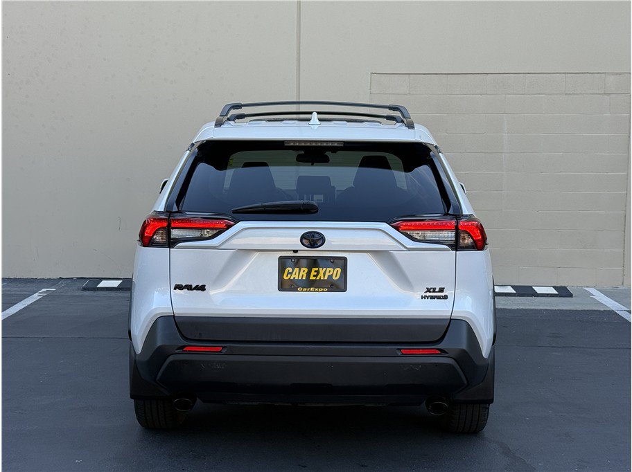 Used 2023 Toyota RAV4 XLE Premium AWD/4WD image 5