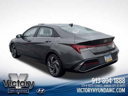 Used 2024 Hyundai Elantra SEL w/ Convenience Package FWD image 6