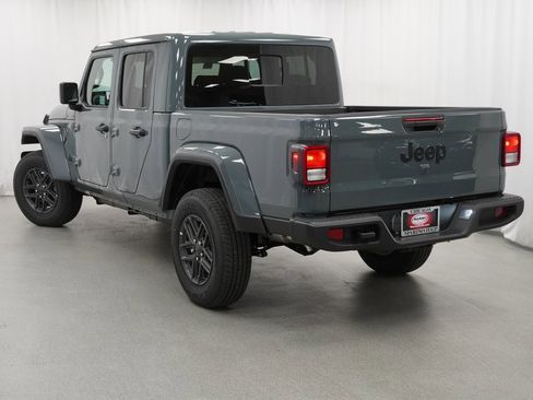 New 2026 Jeep Gladiator Sport image 13