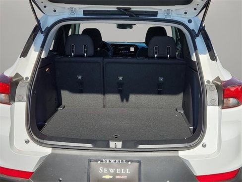 Used 2025 Chevrolet TrailBlazer LS w/ LS Convenience Package image 9