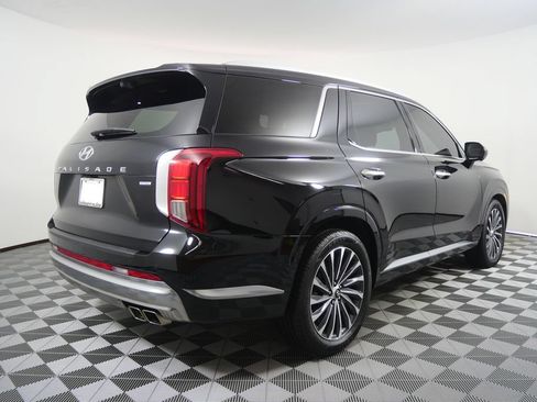 Used 2023 Hyundai Palisade Calligraphy AWD/4WD image 3