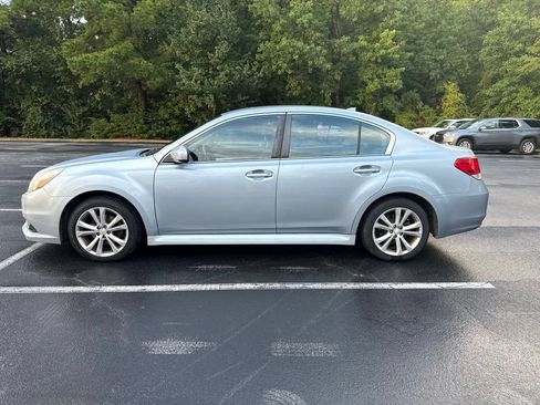 Used 2014 Subaru Legacy 2.5i Premium AWD/4WD image 2