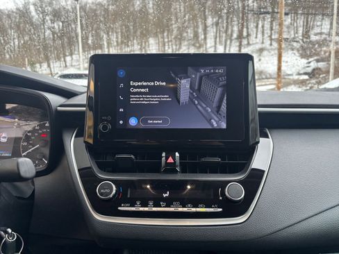 Used 2025 Toyota Corolla LE image 18