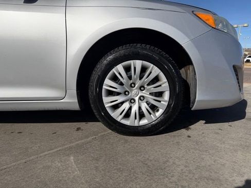 Used 2012 Toyota Camry image 28