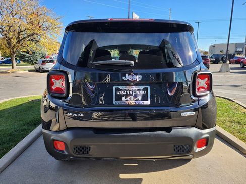 Used 2016 Jeep Renegade Latitude image 6