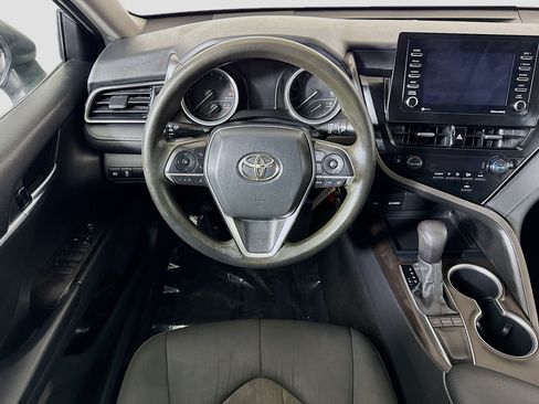 Used 2022 Toyota Camry XSE FWD image 17