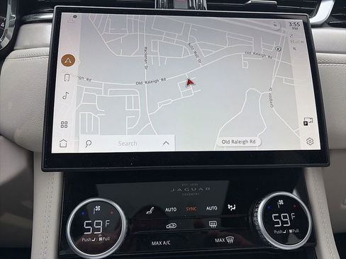 Used 2025 Jaguar F-PACE R-Dynamic S image 7