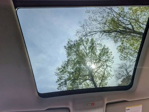 Used 2023 Volkswagen Atlas SE w/ Panoramic Sunroof Package image 43