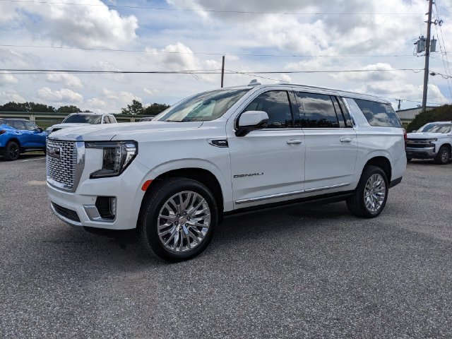 Used 2023 GMC Yukon XL Denali RWD image 8