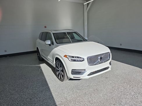 Used 2021 Volvo XC90 T8 Inscription w/ Advanced Package image 7
