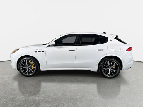Used 2023 Maserati Grecale Modena AWD/4WD image 6